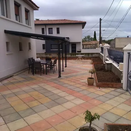 Maison De Charme بيت للعطل كاستريس